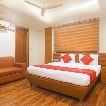 Hotel Sizzling Starr New Delhi Buitenkant foto
