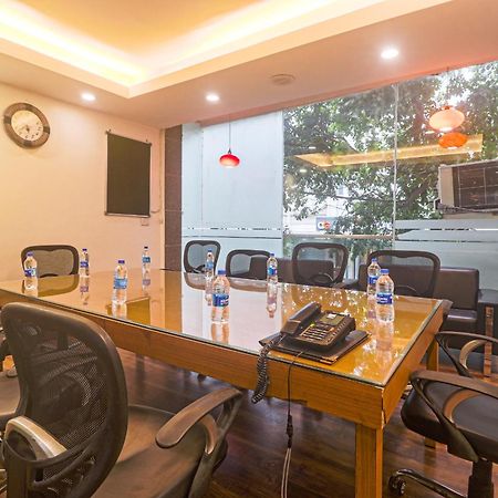Hotel Sizzling Starr New Delhi Buitenkant foto
