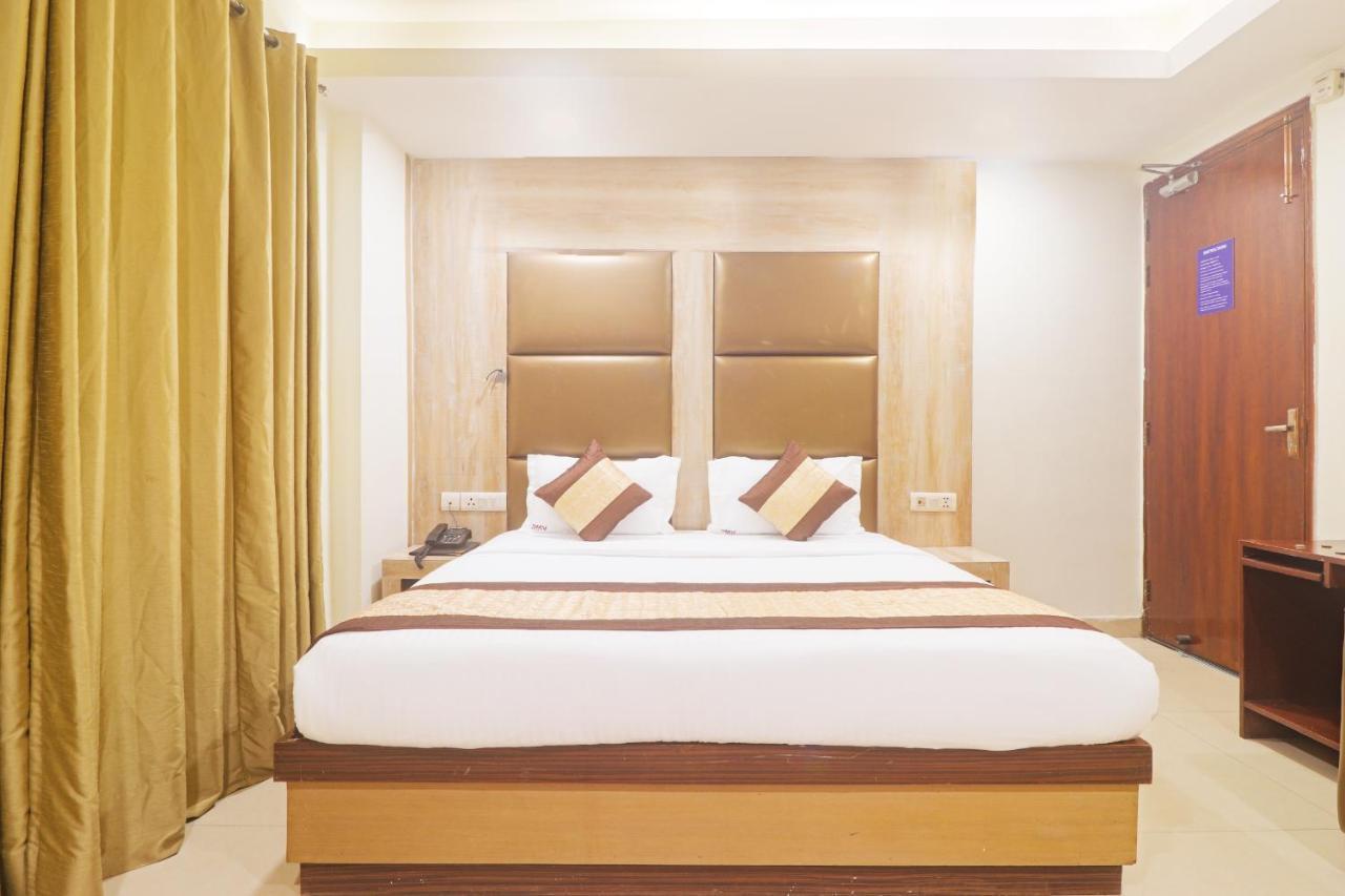 Hotel Sizzling Starr New Delhi Buitenkant foto