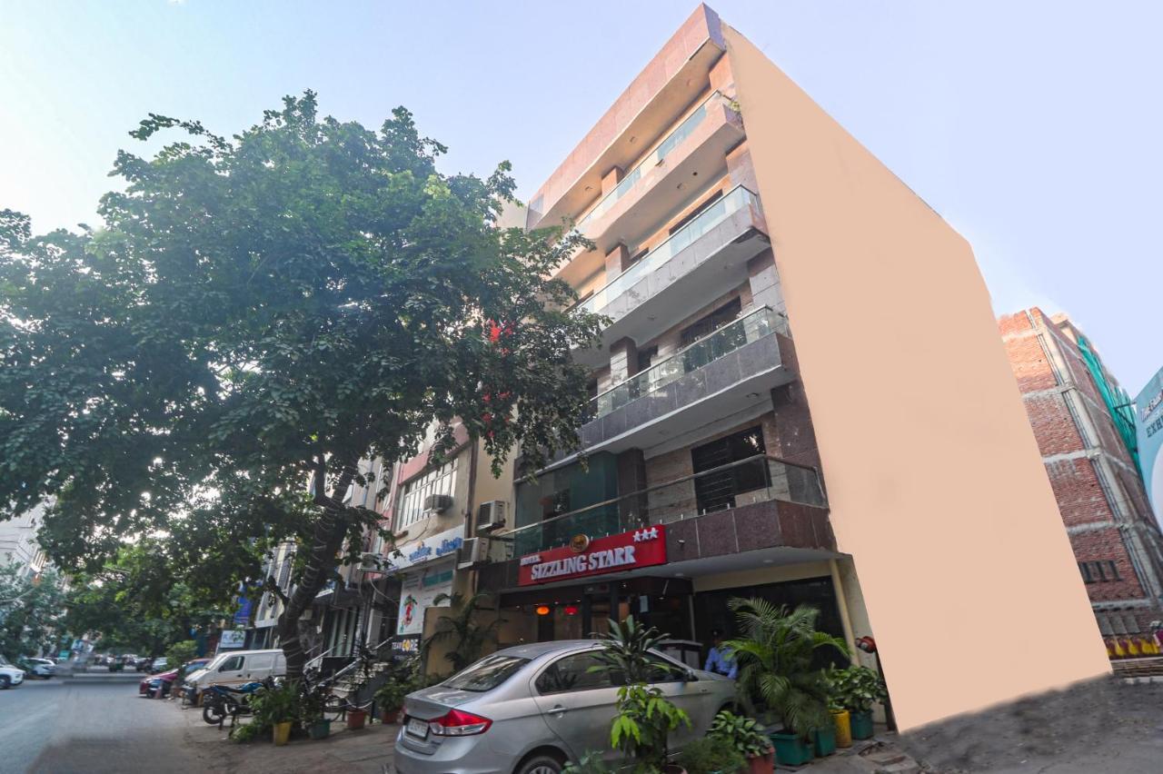 Hotel Sizzling Starr New Delhi Buitenkant foto