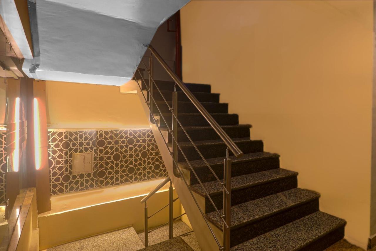 Hotel Sizzling Starr New Delhi Buitenkant foto