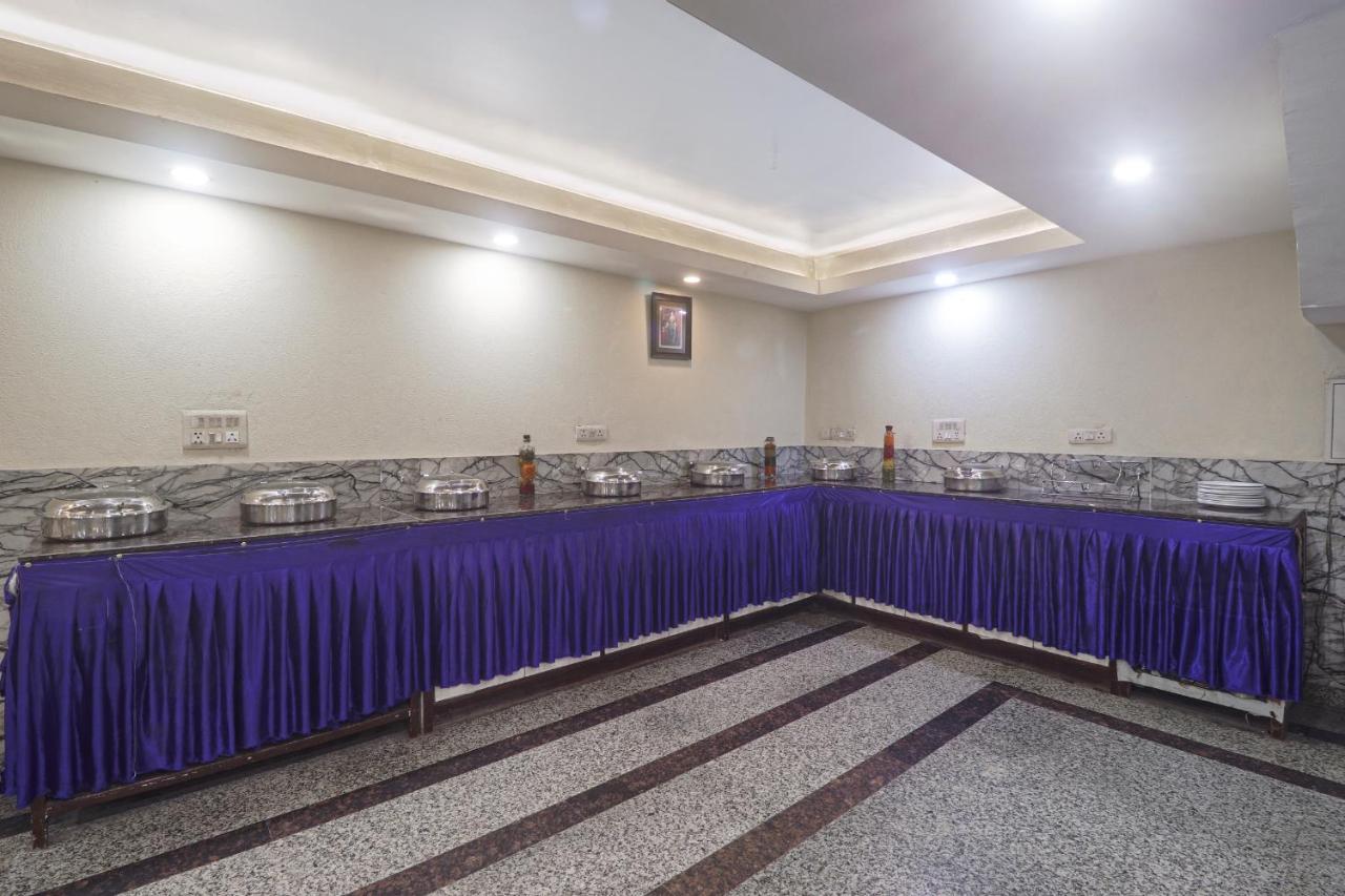 Hotel Sizzling Starr New Delhi Buitenkant foto