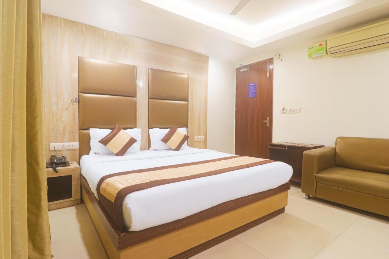 Hotel Sizzling Starr New Delhi Buitenkant foto