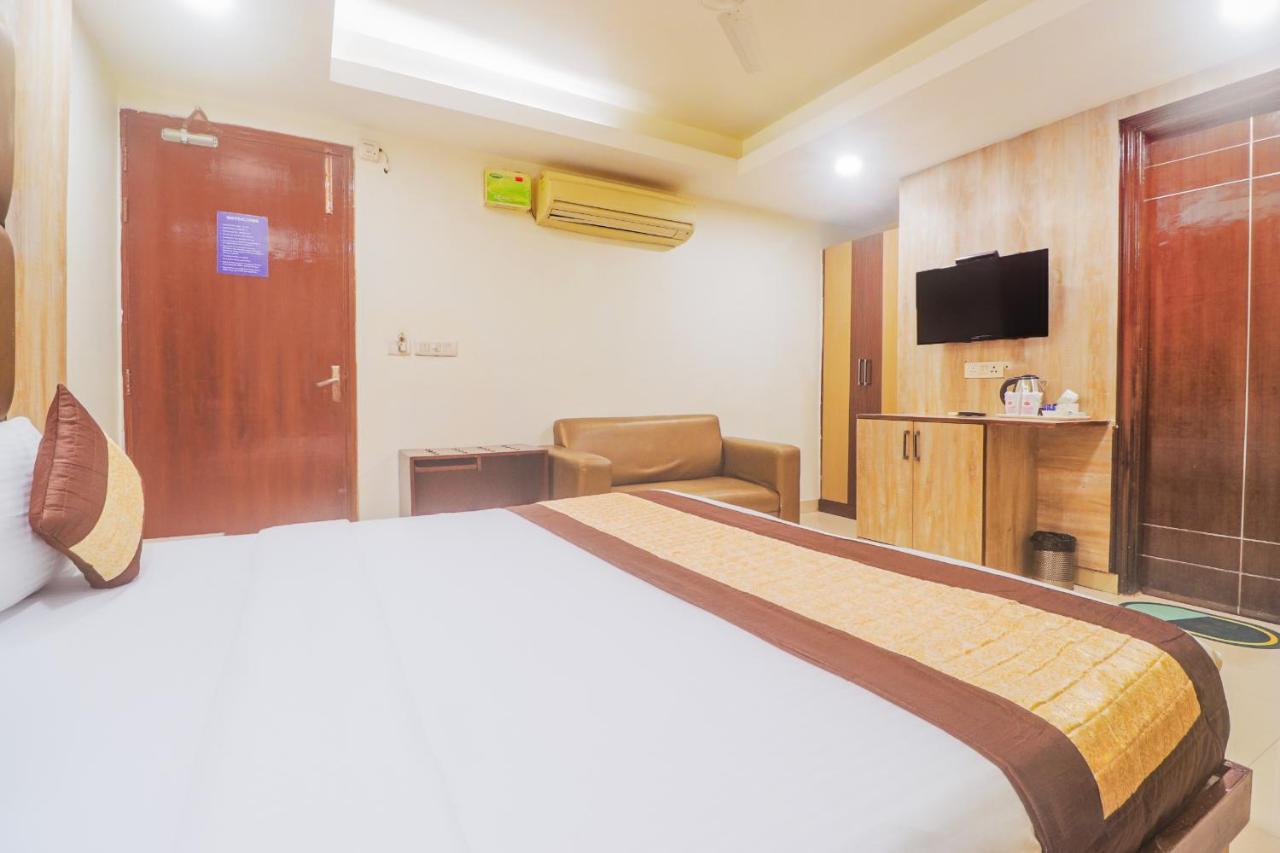 Hotel Sizzling Starr New Delhi Buitenkant foto