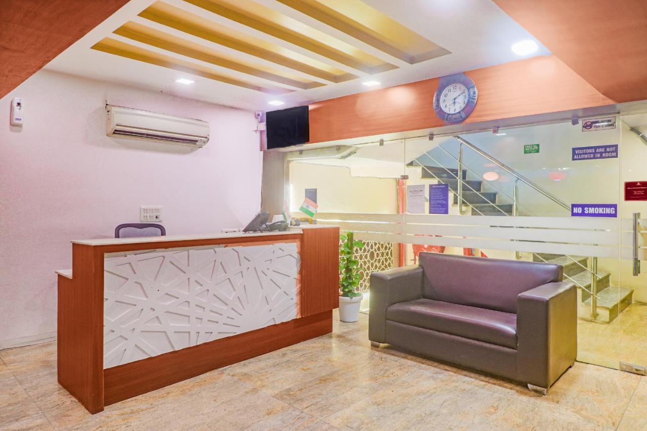 Hotel Sizzling Starr New Delhi Buitenkant foto